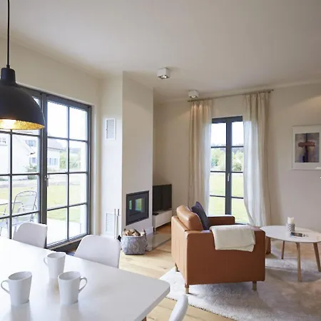 Reetland Am - Premium Reetdachvilla Mit 3 Schlafzimmern, Sauna Und Kamin E16 بيت للعطل *